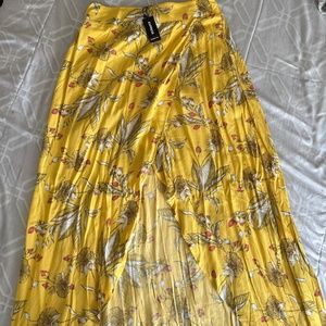 NWT Express Floral Skirt